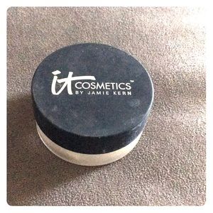 it cosmetics translucent loose powder.